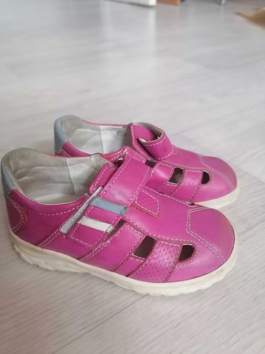 Продам детскую обувь разных размеров