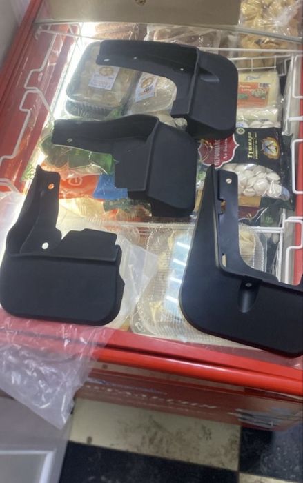 новый брызговики камри 80