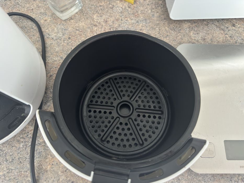 Air fryer friteuza cu aer cald Star-Light DAFB-1509WH, 900W, 1.5 l