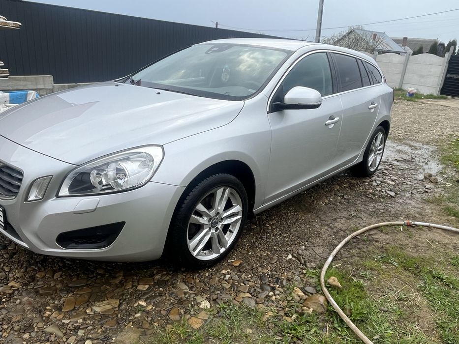 Volvo  v60 2013 2.0 d