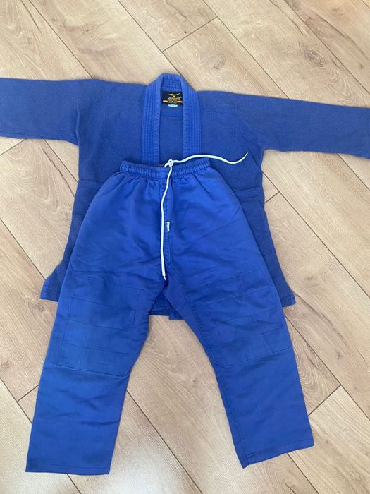 Кимоно для дзюдо на 7-9 лет