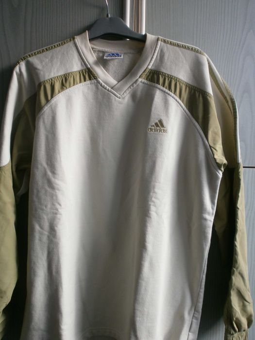 Нова черна спортна ватирана блуза с качулка-16лв