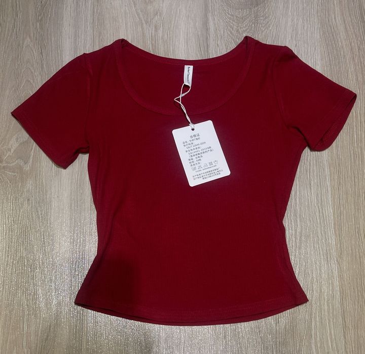 вишневый топ из вискозы