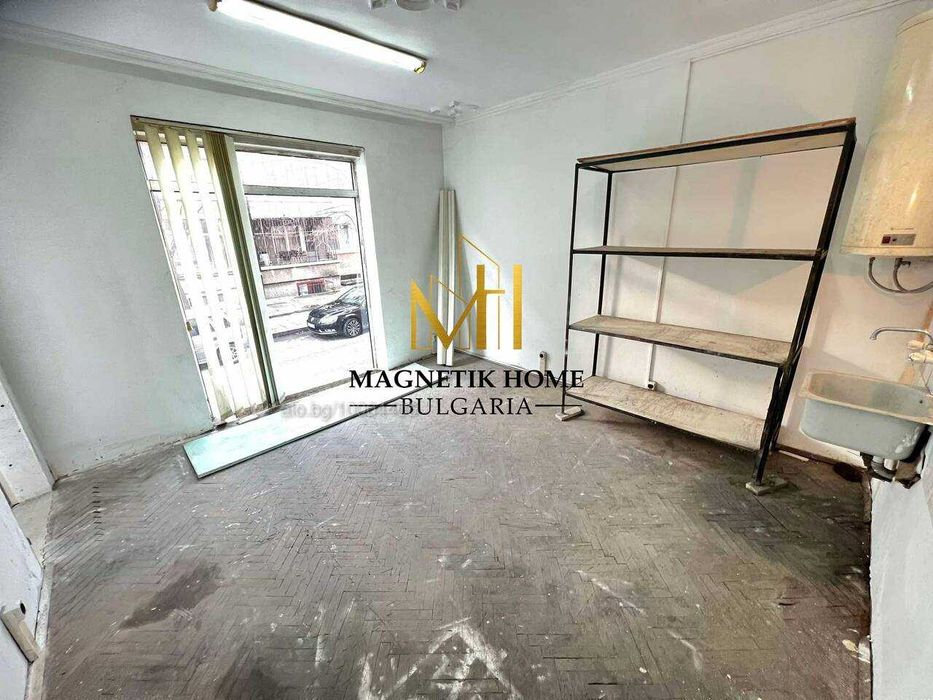 Голямо ъглово помещение с 3 отделни стаи срещу ”Краснодар”