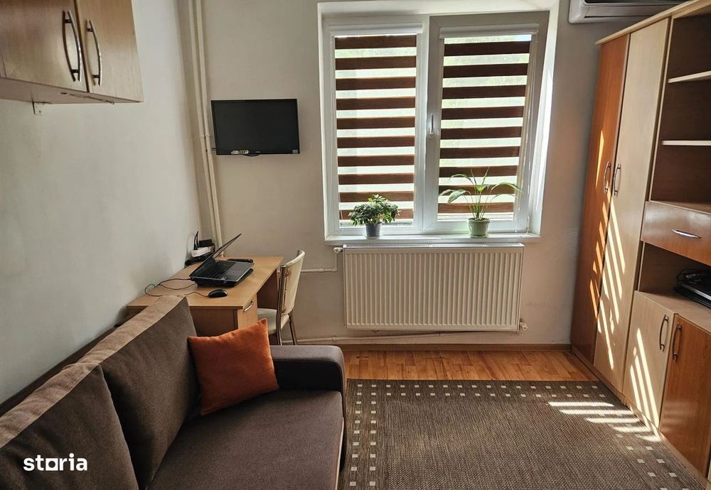 Apartament 3 camere de vanzare Gorjului
