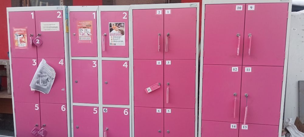 Шкаф металлический, сумочный ящик