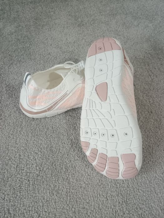 Дамски Боси обувки в бяло и розово