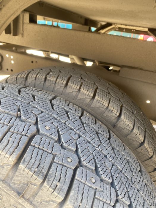 Продам шипованную резину на Газель