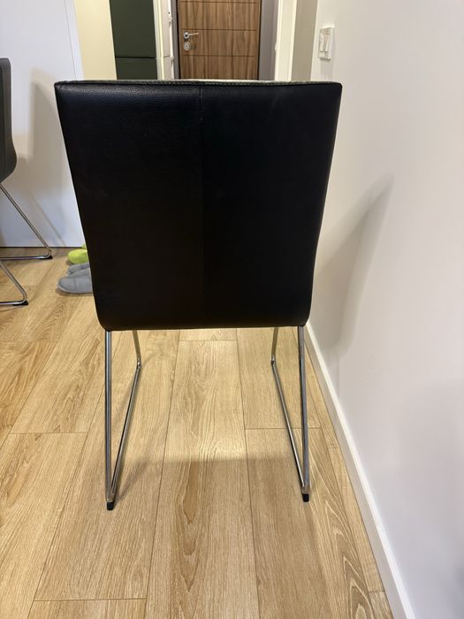 Scaune moderne pentru dining / bucătărie – Negre, cadru cromat