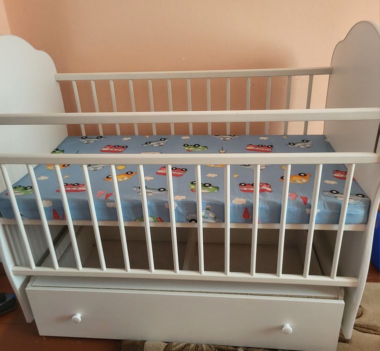 Продам кроватку с шезлонгом