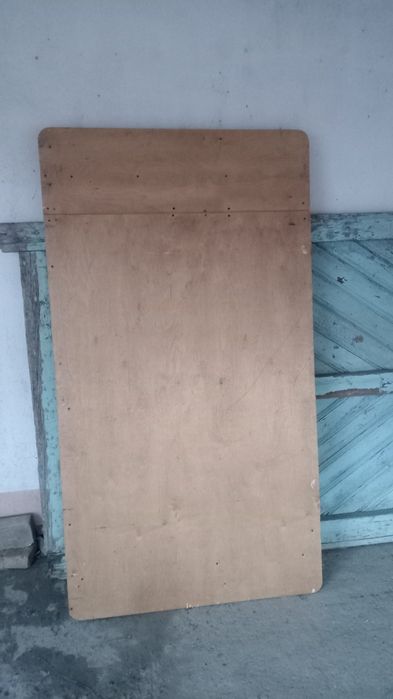 Стол. Стул сотлади