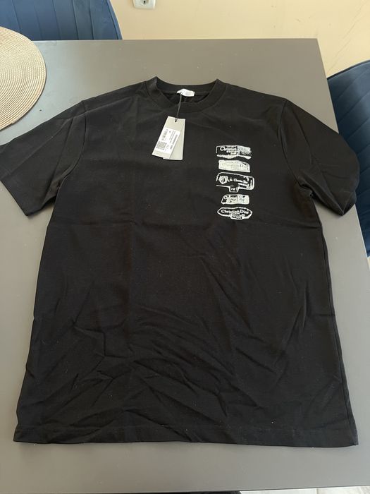 Тениска DIOR Archives-ЧИСТО НОВА!С надписи и QR кодове!