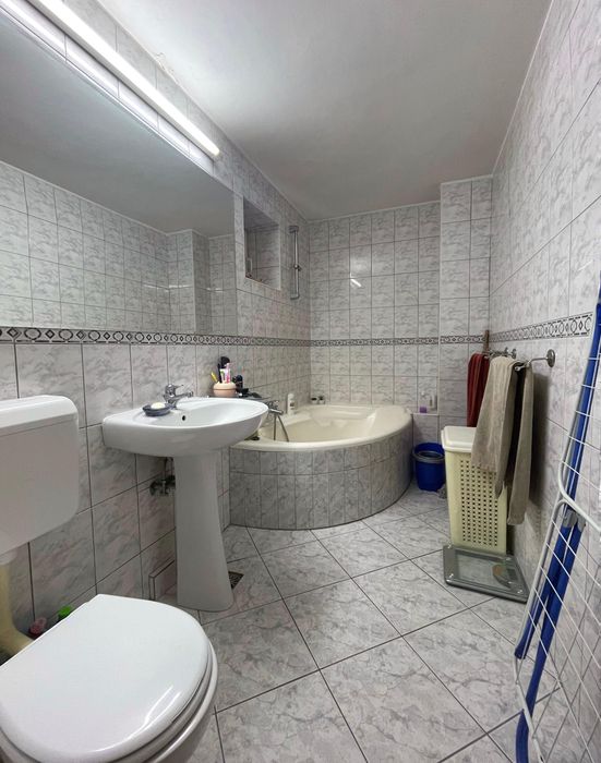 Inchiriez garsoniera dubla bd unirii, direct proprietar, AC, apa calda