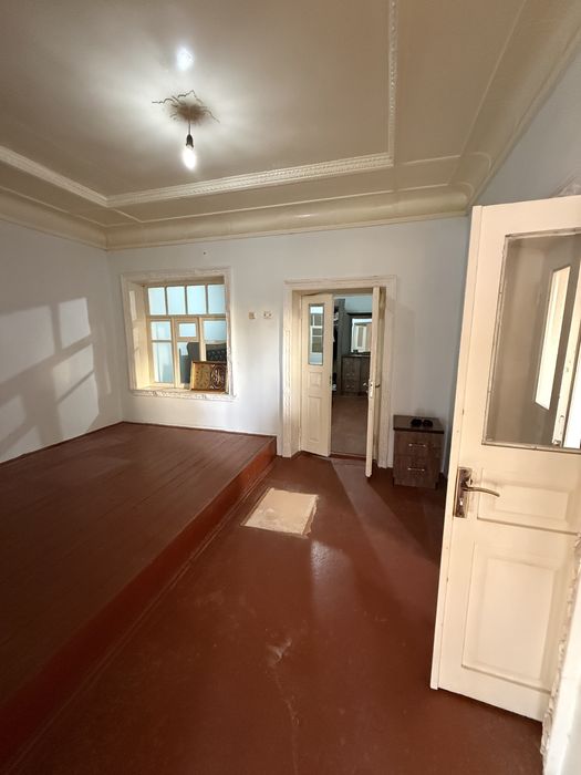 10 сотих 8 хона ховли сотилади!!!