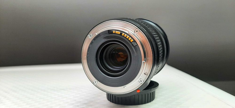 обективCanon EF 24-105mm f/3.5-5.6 IS STM