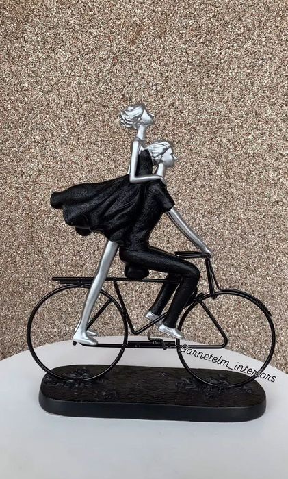 Вместе по дороге любви — сувенир с парой на велосипеде!