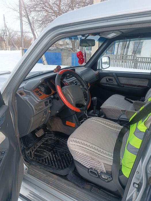 Продам хорошую машину