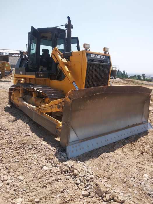 Arenda buldozer shantu sd 22 sd 23 bor