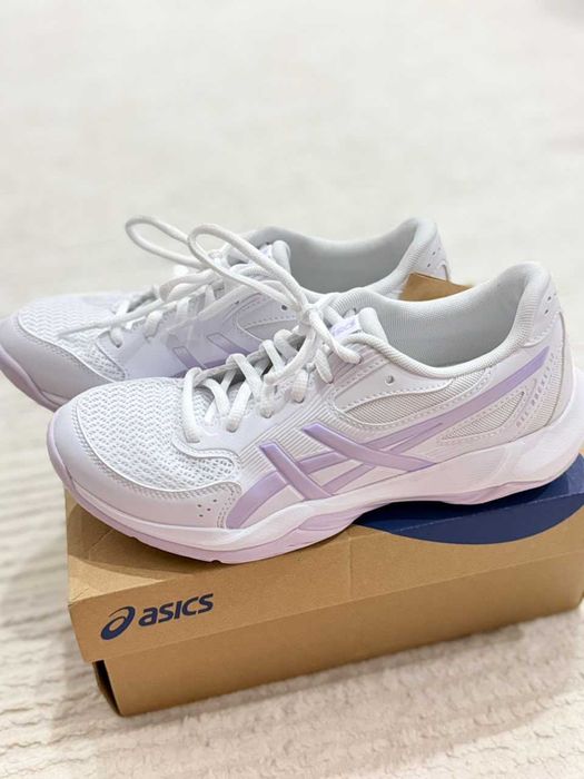 Новые оригинальные ASICS Асикс. по стельке 23,5