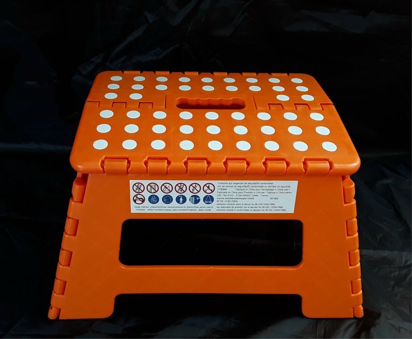 Scaune pliabile din plastic rezistent pentru copii NOI - 35 Lei/ Buc
