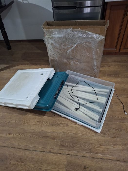 Инкубатор Бизон.