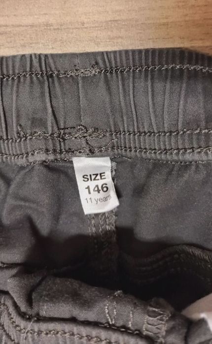 Pantaloni pentru băieți mărimea 146 cm(11 ani)