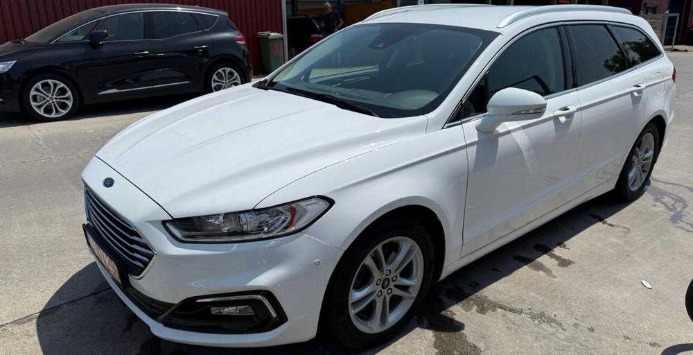 Inchiriere masini Cluj - Renault Megane 4 Break , 2019 - Ford Mondeo Break 2019 - Rent a Car