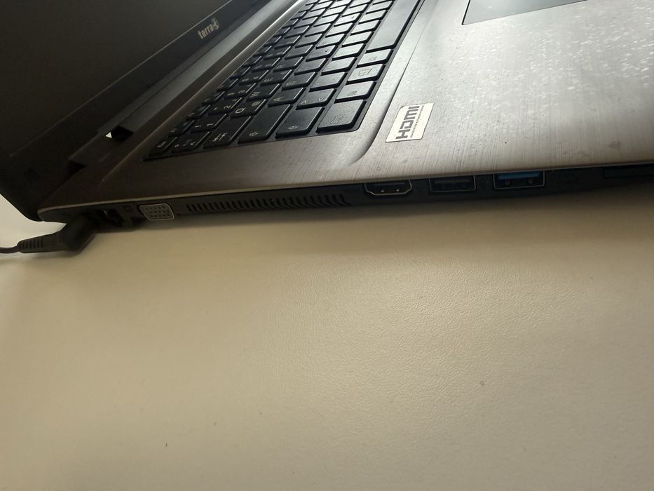 Лаптоп TERRA перфектен