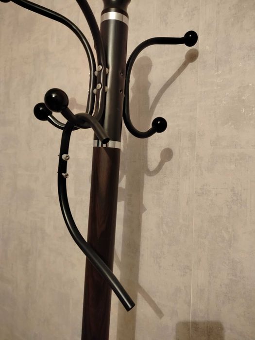 Напольная вешалка