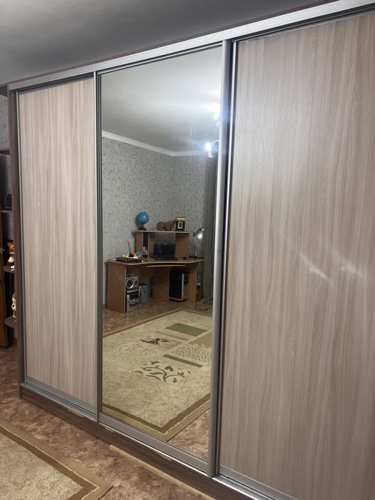 Продам шкаф спальный