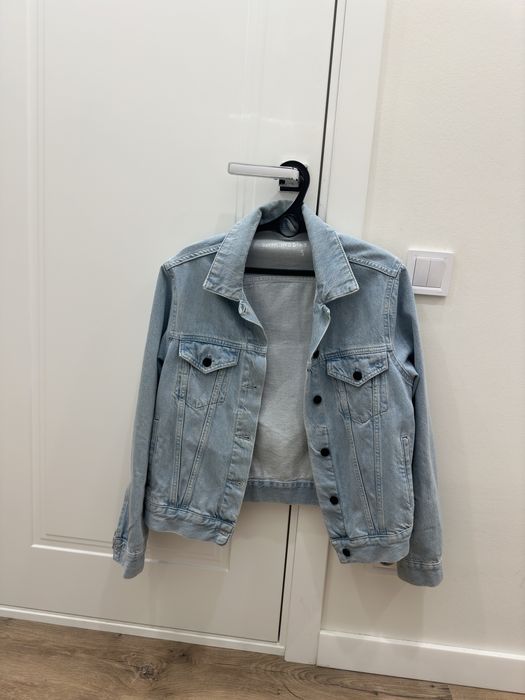 Куртка джинсовая