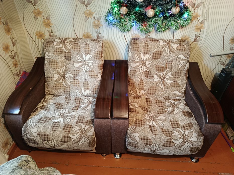 Продам 2 кресла  состояние хорошее