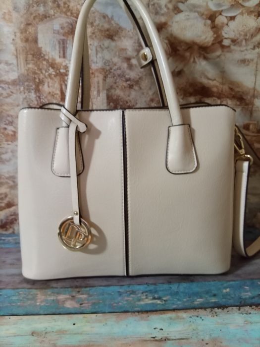 Продам сумку из Кари