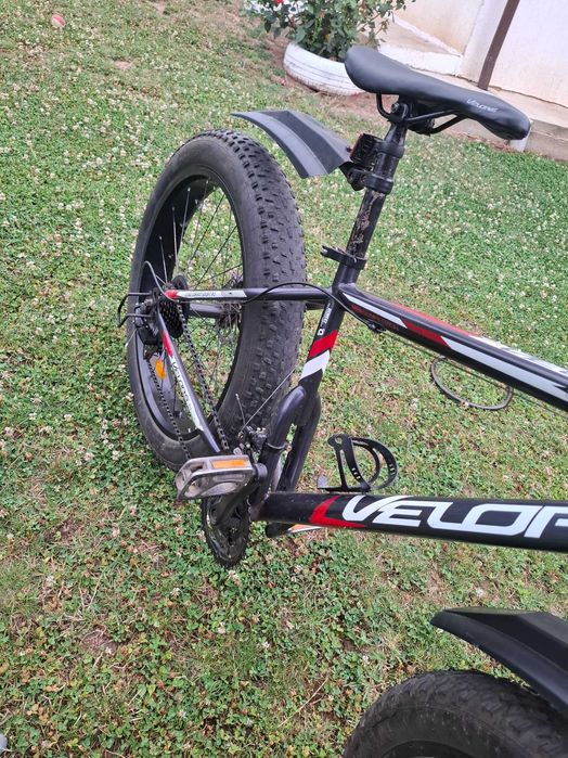 Bicicletă Fatbike VELORS aproape nouă