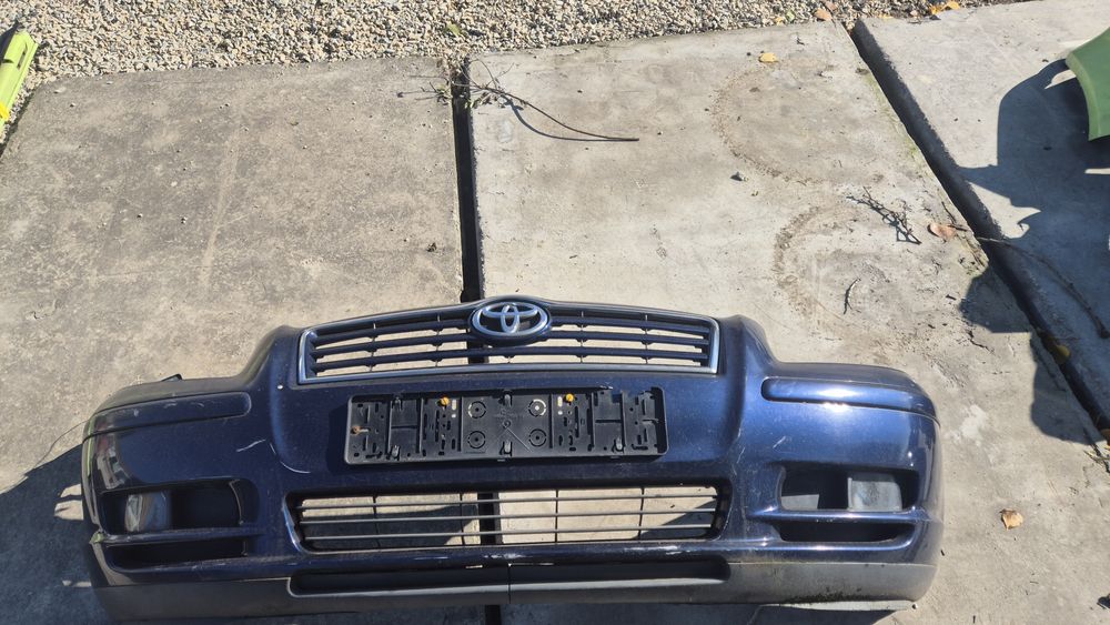 Предна броня за Тойота Авенсис Т25 2002- 2006г