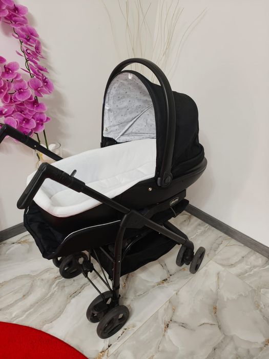 Carucior copil chicco trio sprint 3 in 1. Impecabil