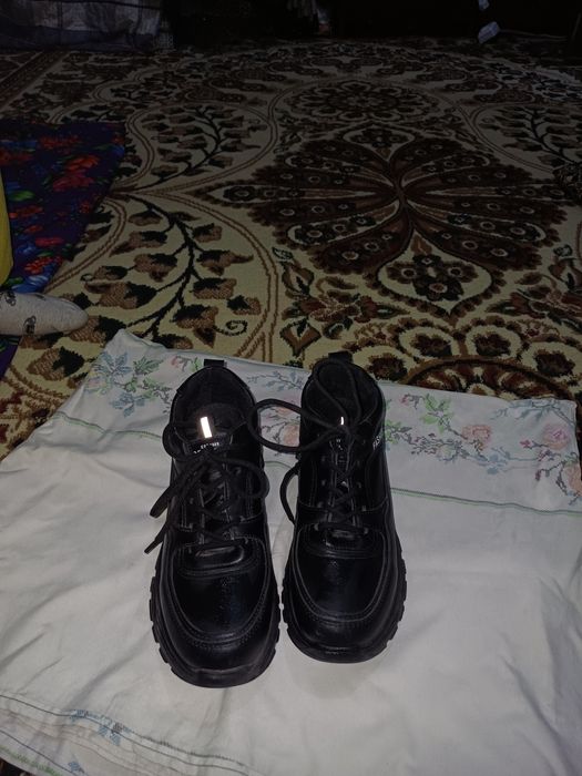 Kerasofka   2  martta kiyilgan holati yaxshi  Qizlarniki