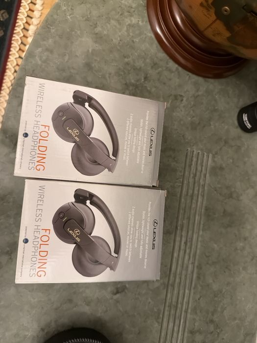 Лексус. Наушники