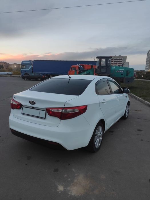 Kia rio 3 2013 год