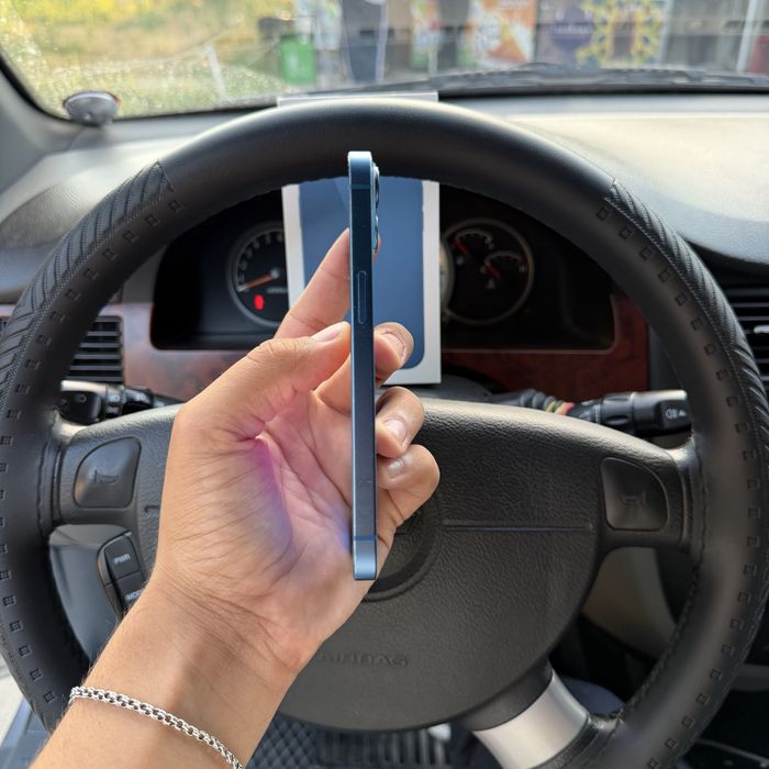 Iphone 13 blue 256 gb Karopka dok