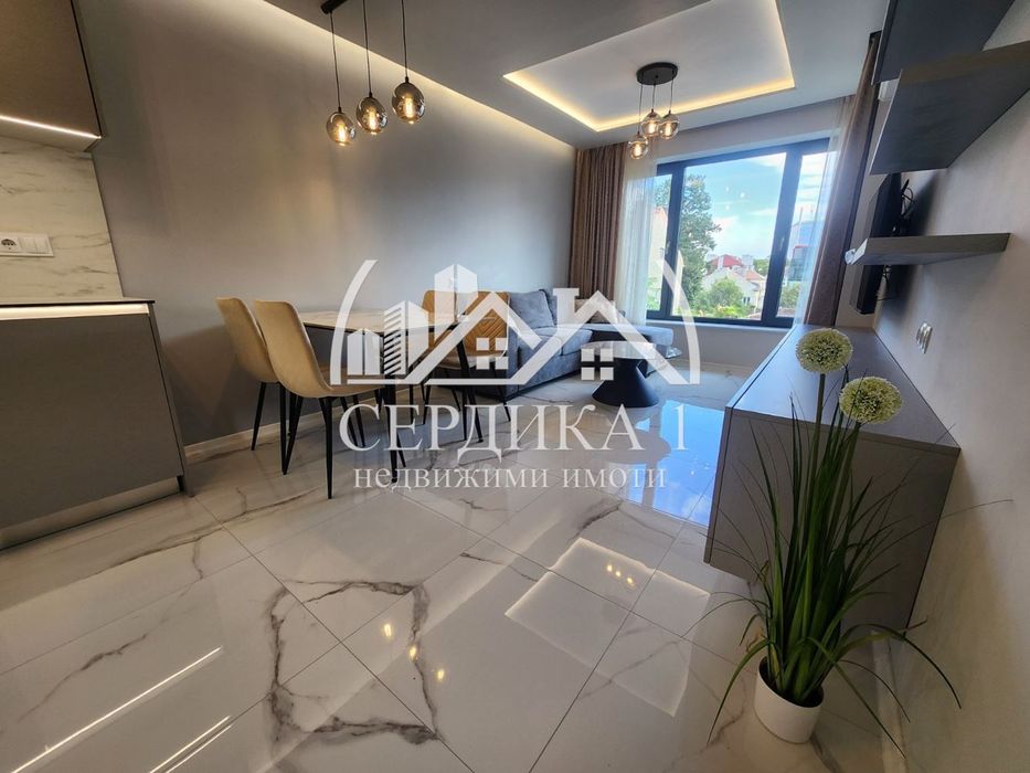 Дава се под наем Двустаен апартамент в София, Център - 60 кв.м за 899 € - Снимка #1