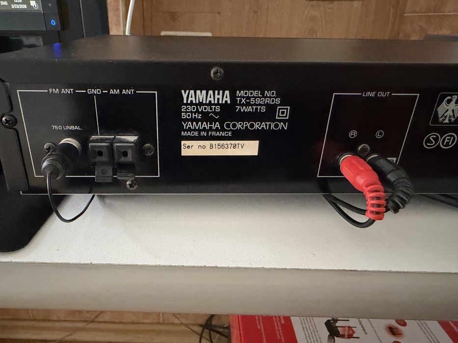 Продавам тунер Yamaha TX-592RDS