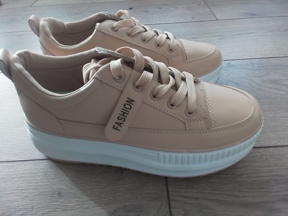 Кросовка женская 40 размер