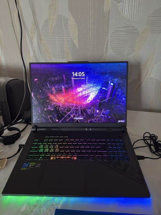 Asus ROG Srtix G18