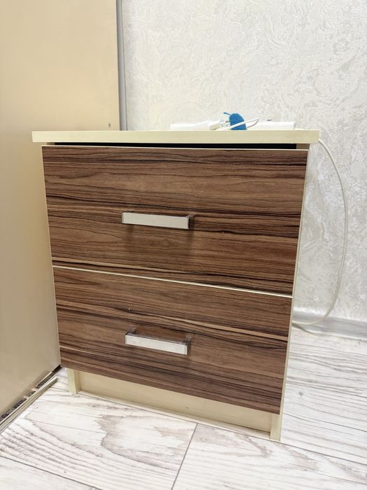 Продаётся тумба. Недорого.