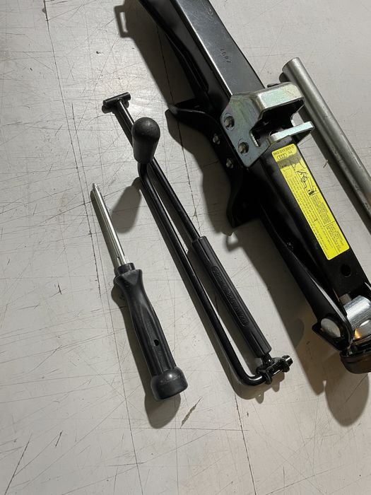 Cric original Audi A4 A5