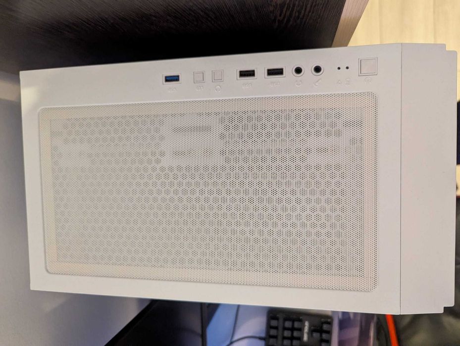 Vând Carcasă Gaming 1stPlayer + Răcire Lichid (AIO) inclusă