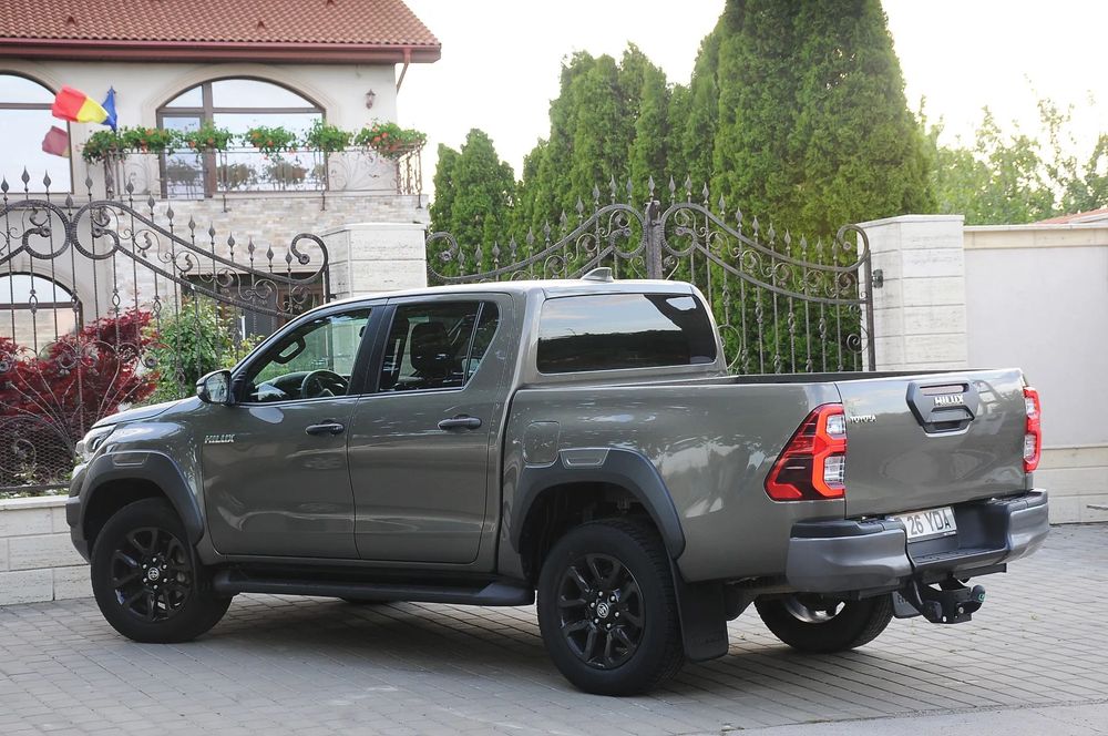 Toyota Hilux DoubleCab 2021 2.8D 204 CP Clima Piele Navi Camera, 60.000 km/Garantie
