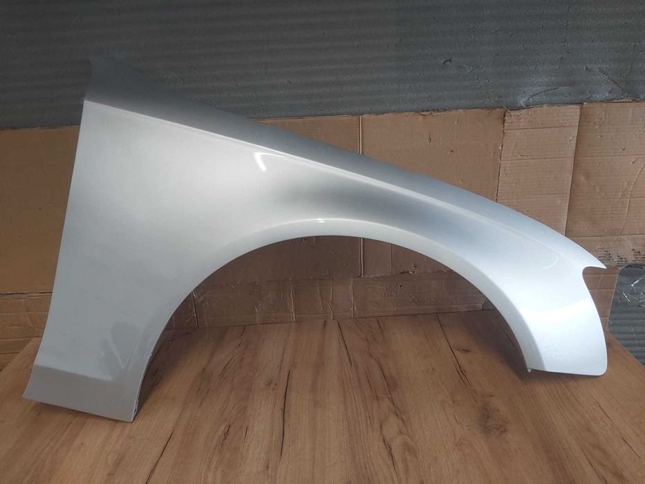 Aripa Fata Dreapta Audi A4/B8.5 An 2011-2015 (LX7W (Gri))