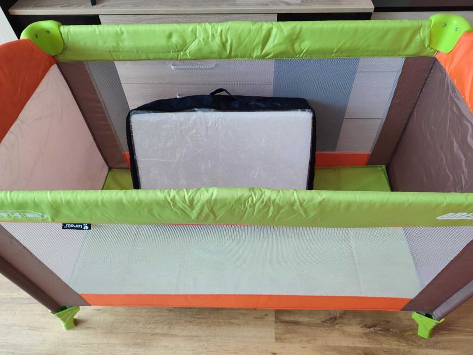 Бебешка кошара (сгъваема) + матрак